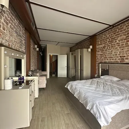 Fe Homes & Suites Hotel