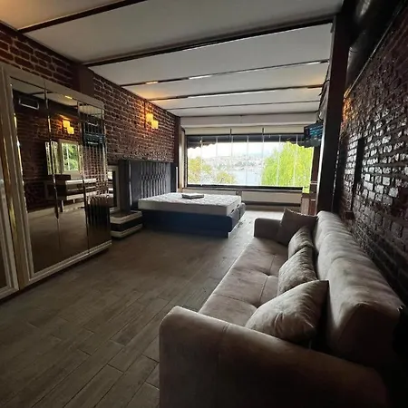 Fe Homes & Suites *